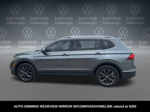Used 2023 Volkswagen Tiguan SE FWD image 2