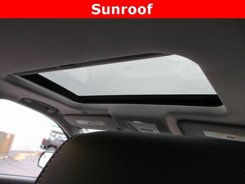 Used 2017 GMC Sierra 1500 SLT w/ SLT Premium Package image 16