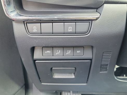 Used 2022 MAZDA MAZDA3 s image 24