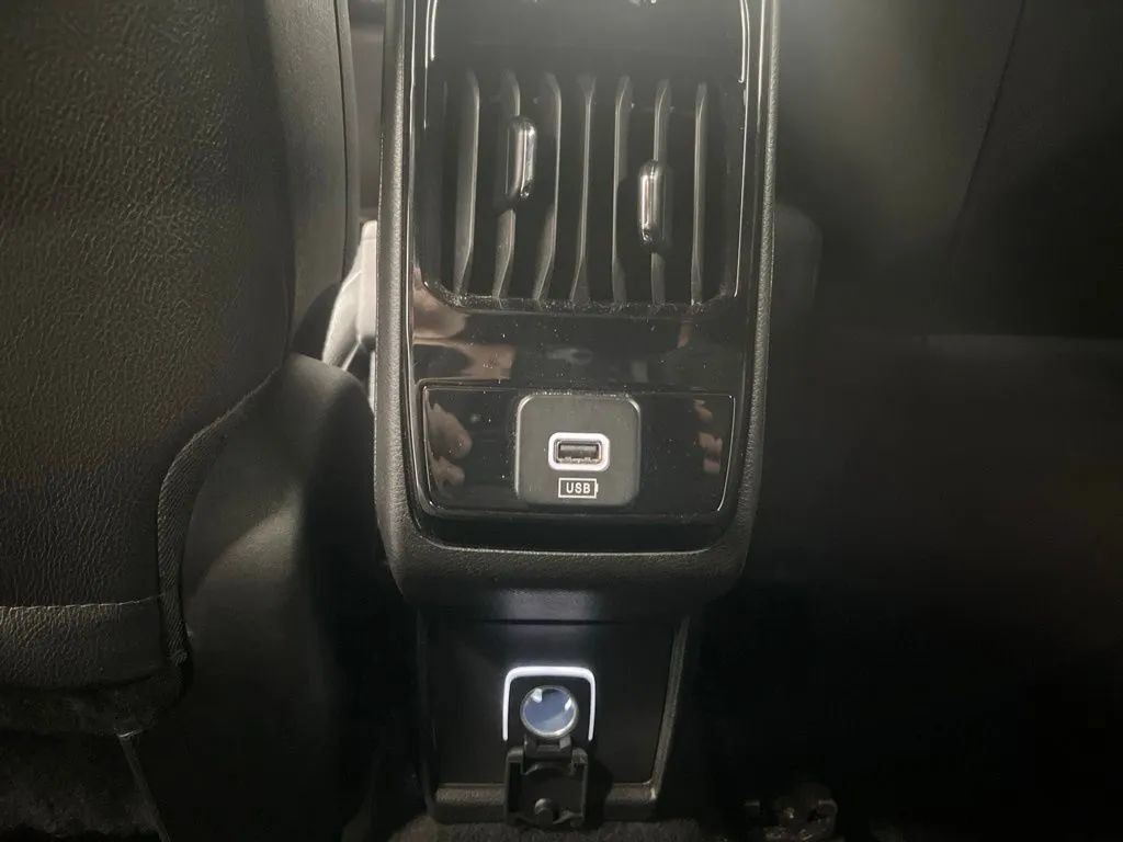 Used 2025 Jeep Compass Limited AWD/4WD image 27