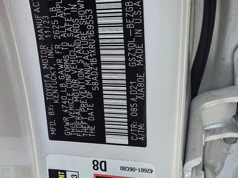 Used 2024 Lexus ES 350 w/ Premium Package FWD image 11