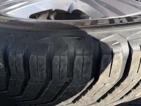 Used 2020 Volkswagen Tiguan SEL image 28