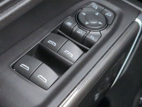 Used 2020 GMC Sierra 2500 AT4 w/ AT4 Premium Package AWD/4WD image 23