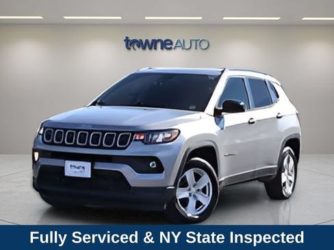 Used 2022 Jeep Compass Latitude w/ Convenience Group AWD/4WD image 2