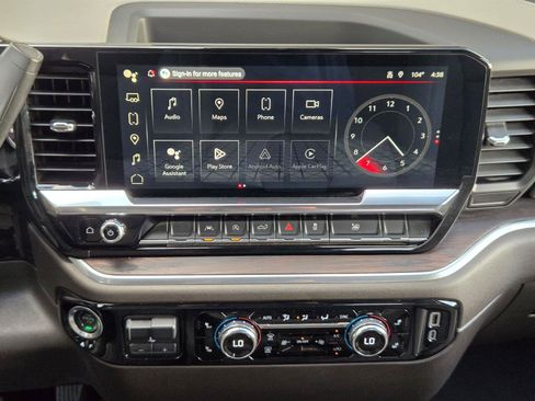 Used 2025 GMC Sierra 1500 SLT AWD/4WD image 18