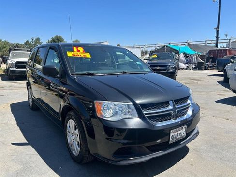 Used 2019 Dodge Grand Caravan SE w/ UConnect Hands-Free Group FWD image 5
