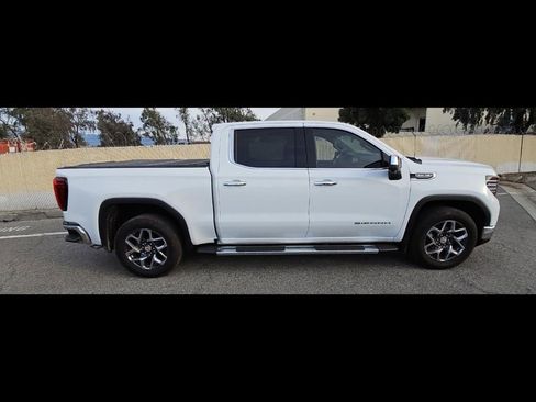 Used 2025 GMC Sierra 1500 SLT w/ SLT Premium Plus Package image 9
