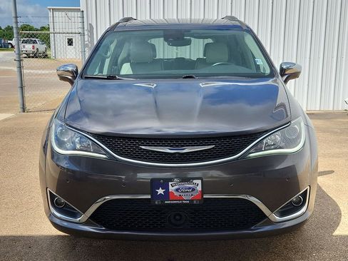 Used 2018 Chrysler Pacifica Limited w/ Advanced Safetytec Group FWD image 19