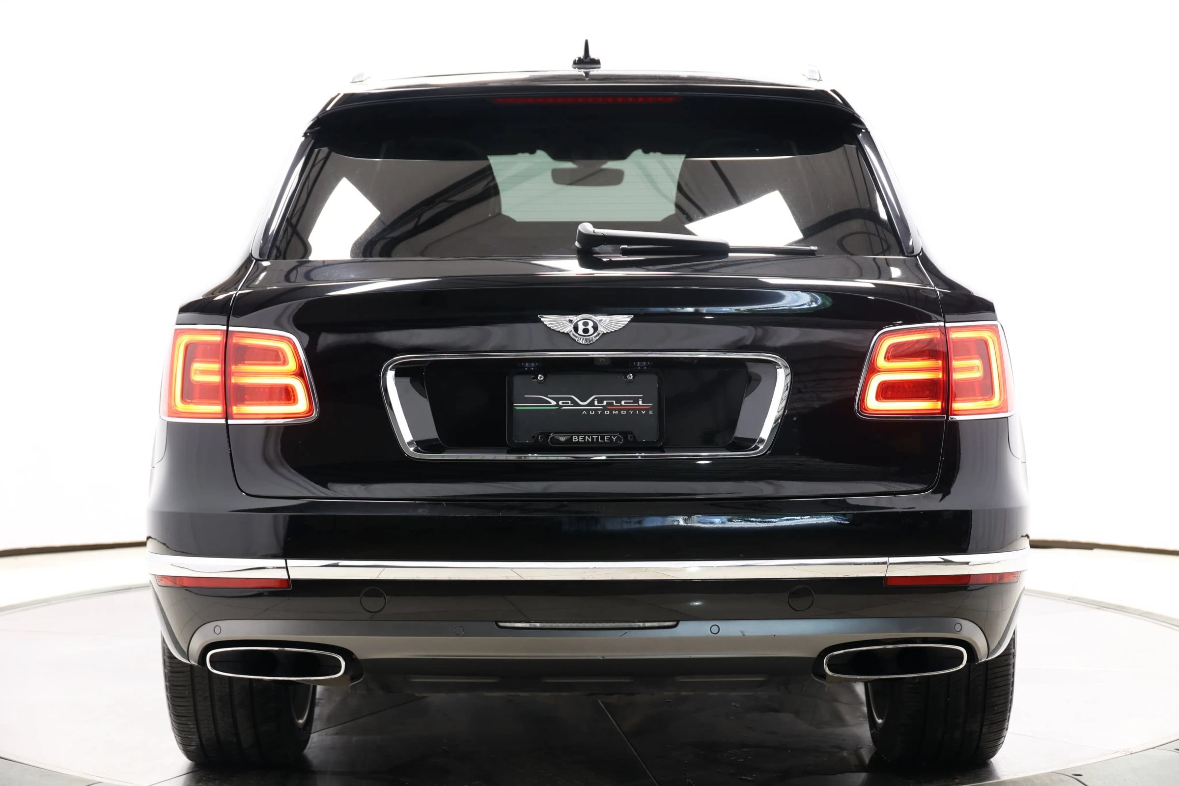 Used 2017 Bentley Bentayga AWD/4WD image 60