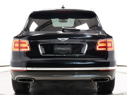Used 2017 Bentley Bentayga AWD/4WD image 60