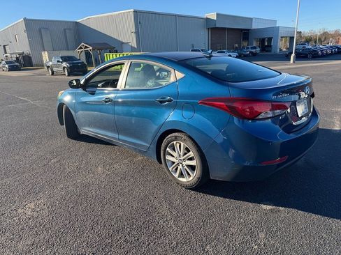 Used 2015 Hyundai Elantra SE w/ Option Group 03 image 9