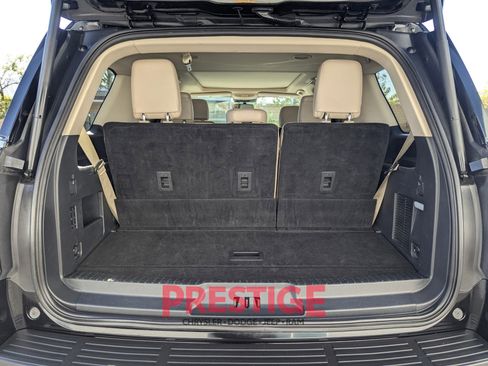 Used 2023 Ford Expedition Limited AWD/4WD image 9