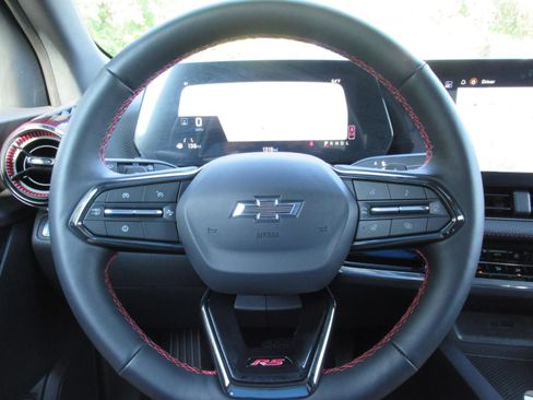 Used 2026 Chevrolet Equinox RS w/ Safety and Technology Package FWD image 23