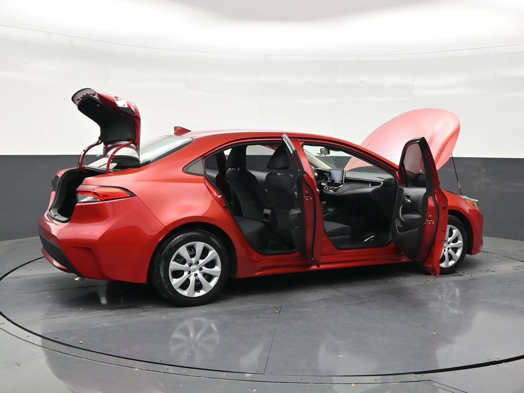 Used 2021 Toyota Corolla LE FWD image 28