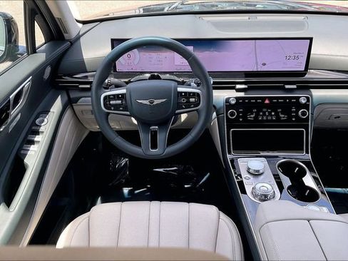 Certified 2025 Genesis GV80 2.5T Standard AWD/4WD image 5