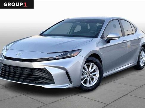 Certified 2025 Toyota Camry LE w/ Convenience Package image 1