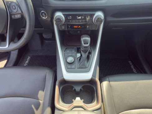 Used 2019 Toyota RAV4 Limited w/ Cold Weather Package image 20