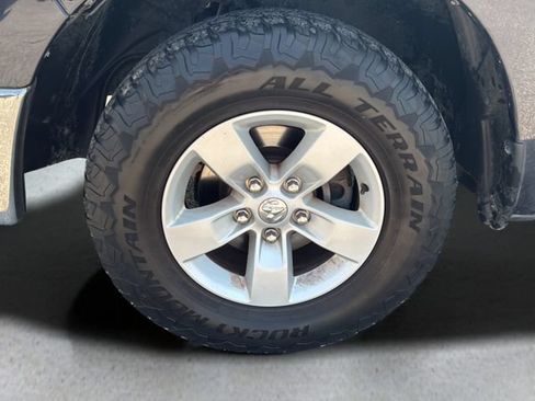 Used 2020 RAM 1500 Classic SLT RWD image 26