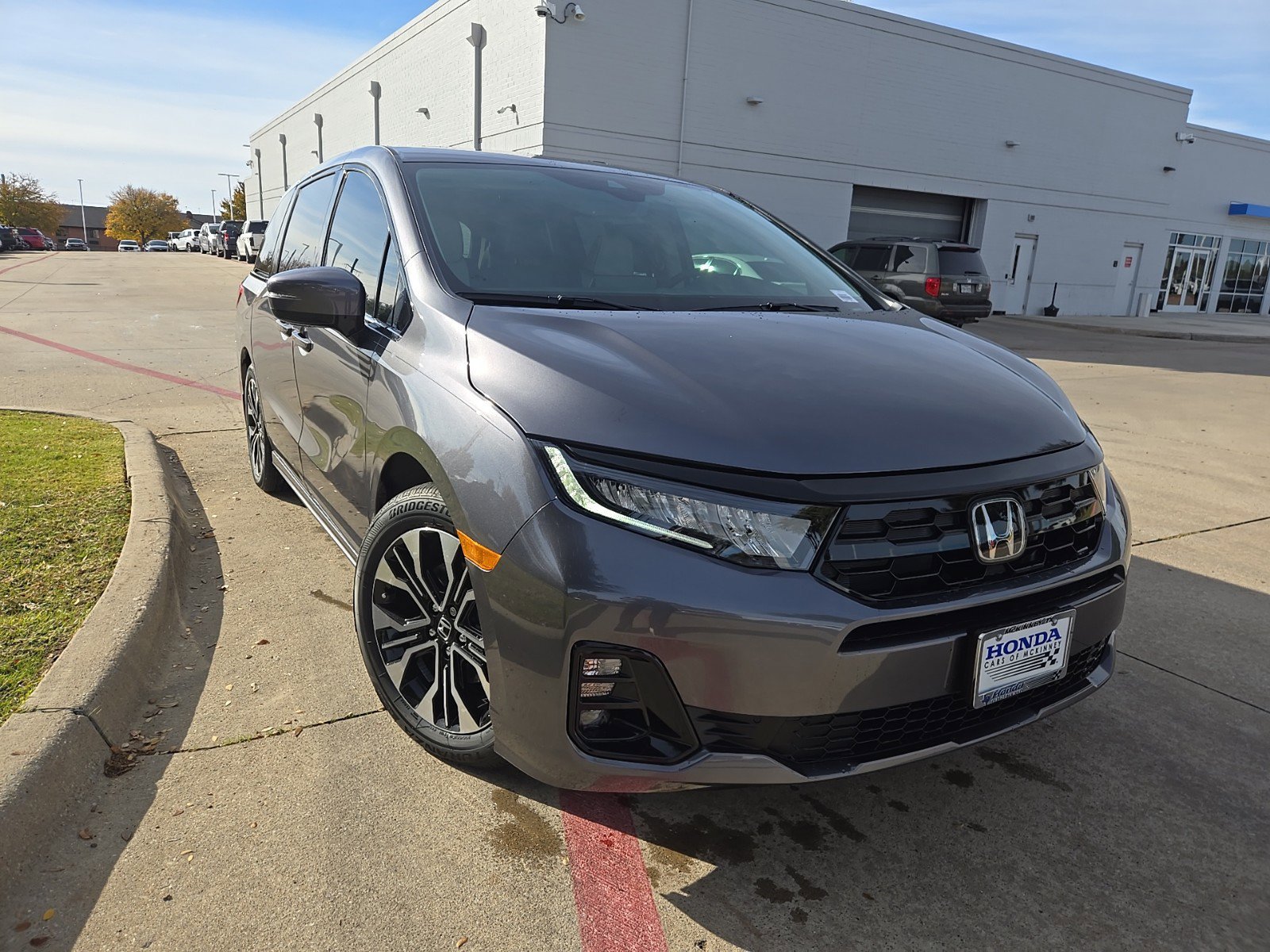 New 2027 Honda Odyssey Elite image 2