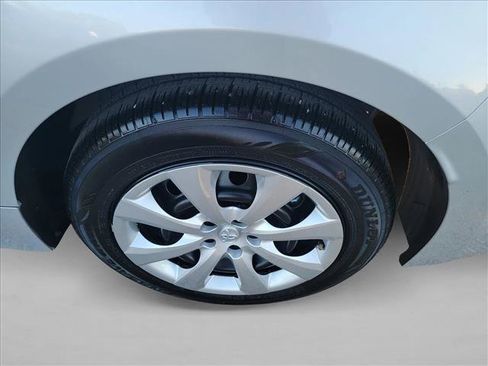 Used 2025 Toyota Corolla LE FWD image 12