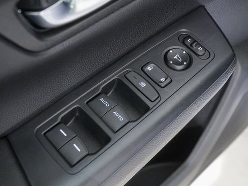 Certified 2025 Honda CR-V EX image 19