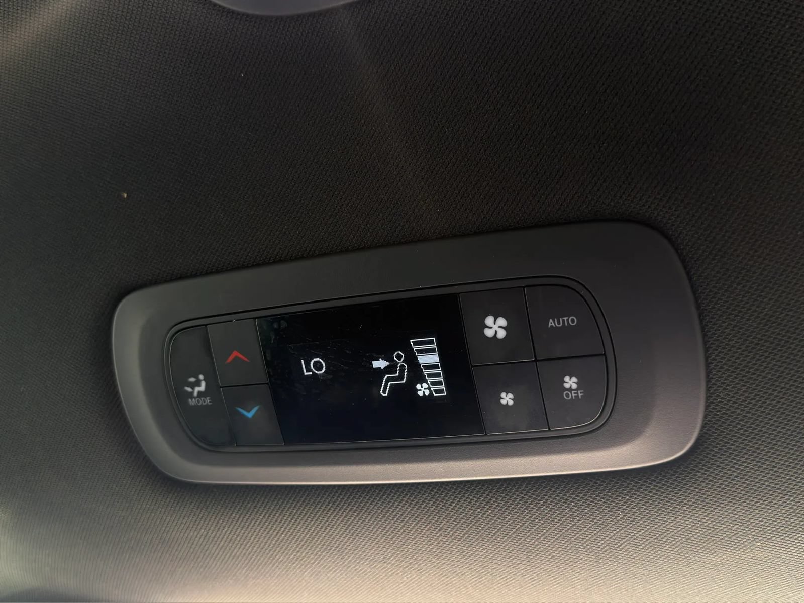 Used 2025 Chrysler Pacifica Select FWD image 28