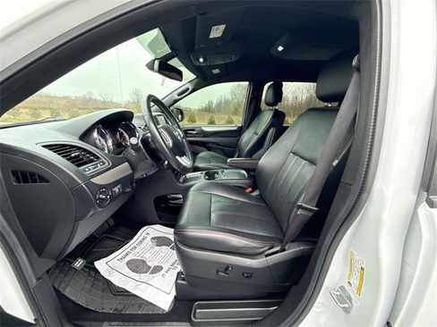 Used 2019 Dodge Grand Caravan GT image 16