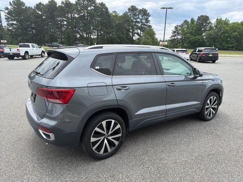 Used 2022 Volkswagen Taos SE AWD/4WD image 8