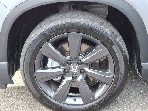 Used 2025 Honda Pilot Sport image 28