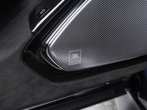 Used 2024 Ferrari Roma Spider RWD image 38