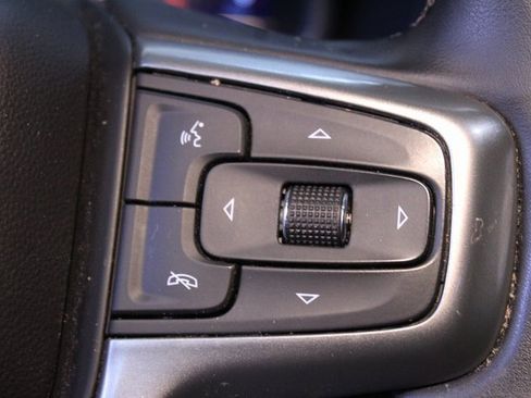 Used 2023 Chevrolet Suburban Premier image 27