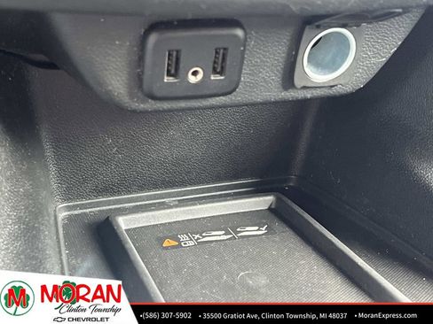 Certified 2023 Chevrolet Traverse LT FWD image 27
