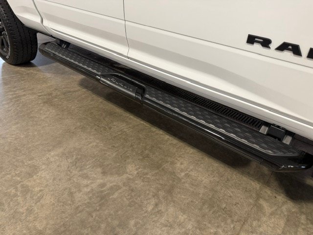 Certified 2024 RAM 2500 Big Horn w/ Night Edition AWD/4WD image 7