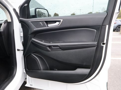 Used 2023 Ford Edge SEL w/ Convenience Package image 9