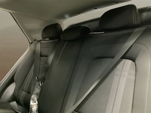 Used 2025 Hyundai Venue SEL image 44