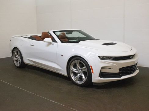 Used 2021 Chevrolet Camaro SS RWD image 1