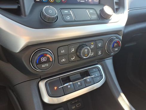 Used 2022 GMC Acadia SLT w/ Elevation Edition image 24