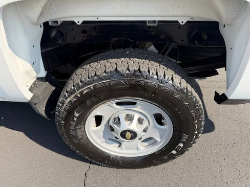 Used 2018 Chevrolet Silverado 2500 W/T RWD image 12