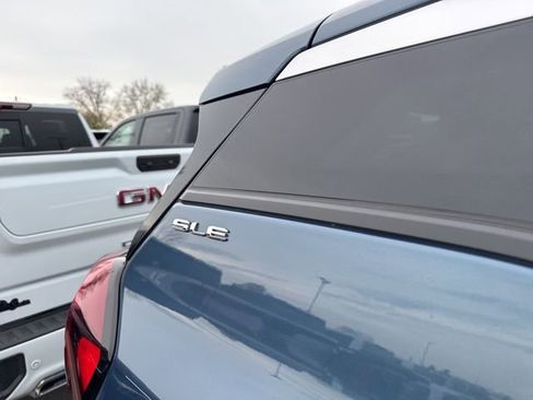 Used 2024 GMC Terrain SLE w/ Driver Convenience Package image 11