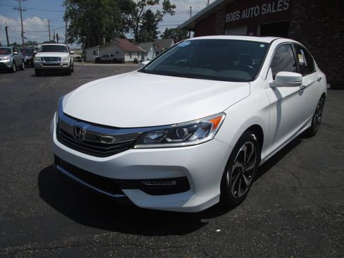 Used 2017 Honda Accord EX-L image 12