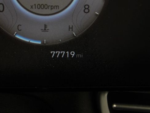 Certified 2024 Hyundai Elantra SEL FWD image 28