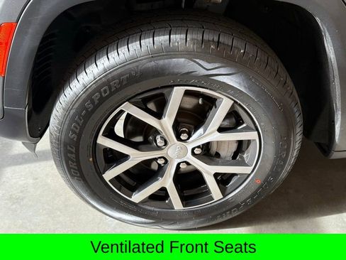 Used 2024 Jeep Grand Cherokee Limited w/ Luxury Tech Group II image 15