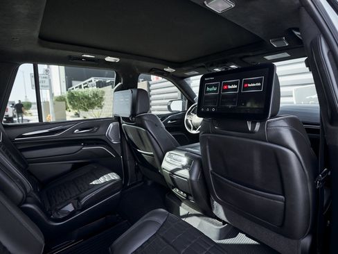 Used 2023 Cadillac Escalade V w/ LPO, ONYX Package image 39