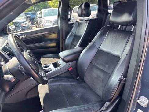 Used 2018 Jeep Grand Cherokee Altitude AWD/4WD image 16