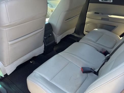 Used 2015 Ford Explorer XLT w/ Equipment Group 202B AWD/4WD image 5
