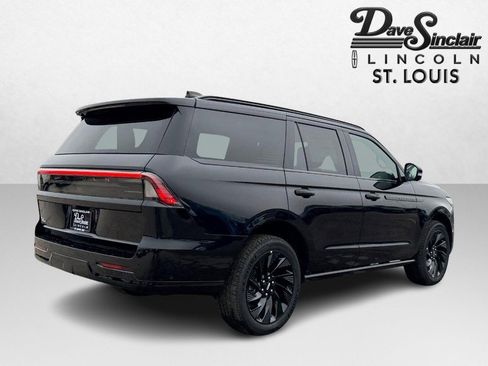 New 2025 Lincoln Navigator Reserve w/ Jet Appearance Package image 5