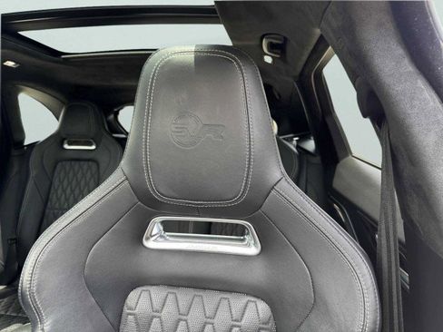 Used 2019 Jaguar F-PACE SVR image 23