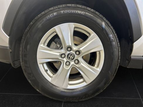 Used 2021 Toyota RAV4 XLE w/ Convenience Package AWD/4WD image 9