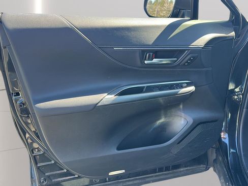 Used 2021 Toyota Venza Limited w/ Advanced Technology Package image 8