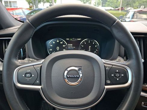 Used 2020 Volvo XC60 T5 Momentum AWD/4WD image 19